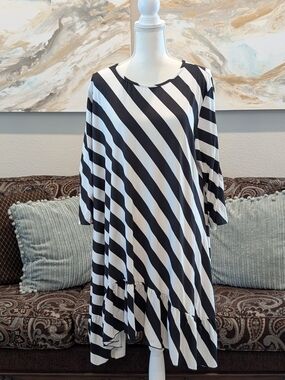 Black & White Diagonal Stripe Long Tunic